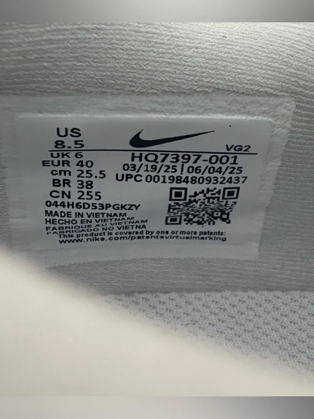 New - Nike Field women size US 8.5